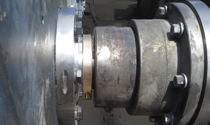 Gearbox fitted with Bearing Isolator with external drain