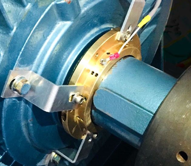 Motor with clip-on Smart CDR shaft grounding solution